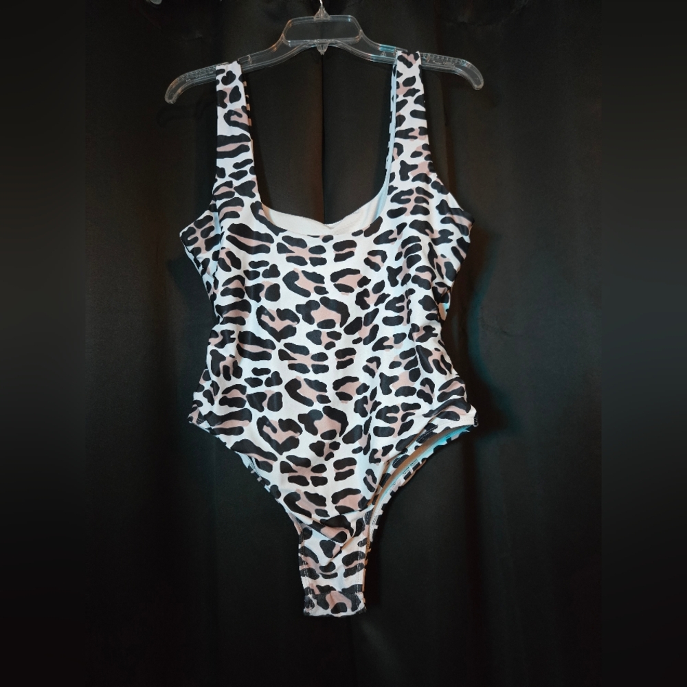 Leopard Print One-Piece Swimsuit Size L High Cut Scoop Neck